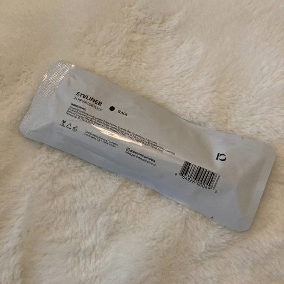 24hr Waterproof Eyeliner - Picture 3 of 3